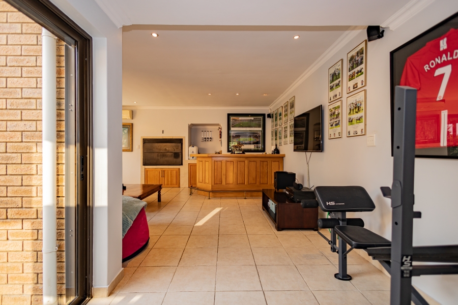 4 Bedroom Property for Sale in Kenridge Heights Western Cape
